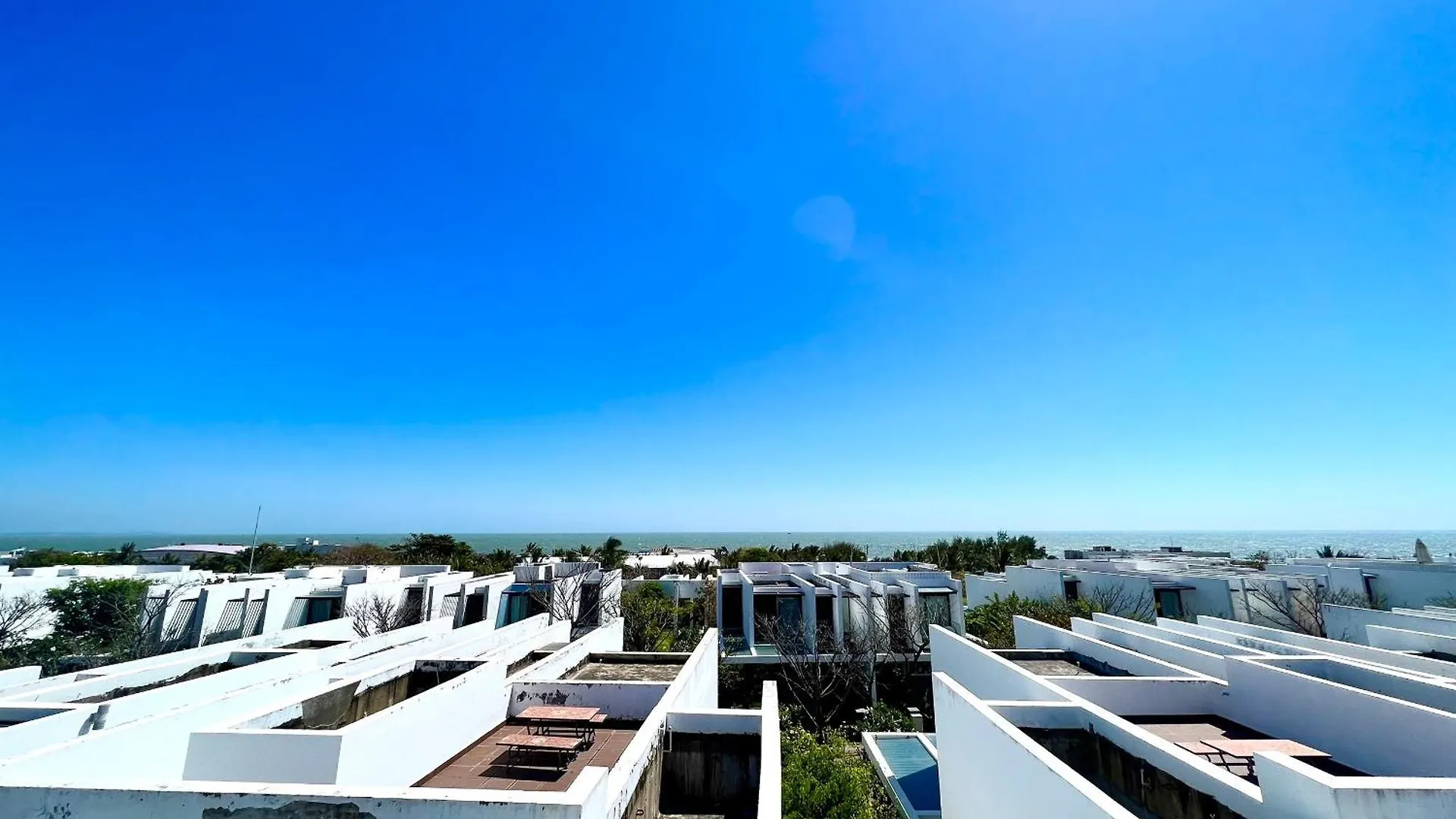 Luxury Villa 01 - Relax - Fun - Near Vung Tau Long Hai Bed & Breakfast