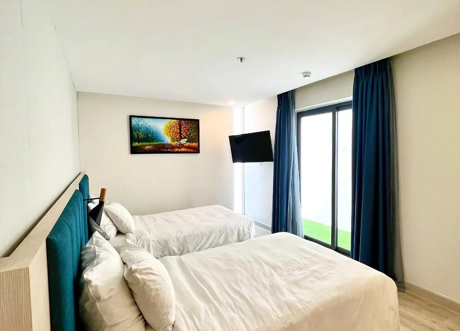 Luxury Villa 01 - Relax - Fun - Near Vung Tau Long Hai Bed & Breakfast