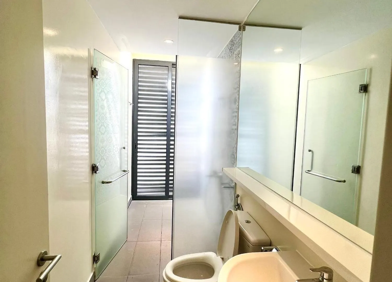 Luxury Villa 01 - Relax - Fun - Near Vung Tau Long Hai Bed & Breakfast