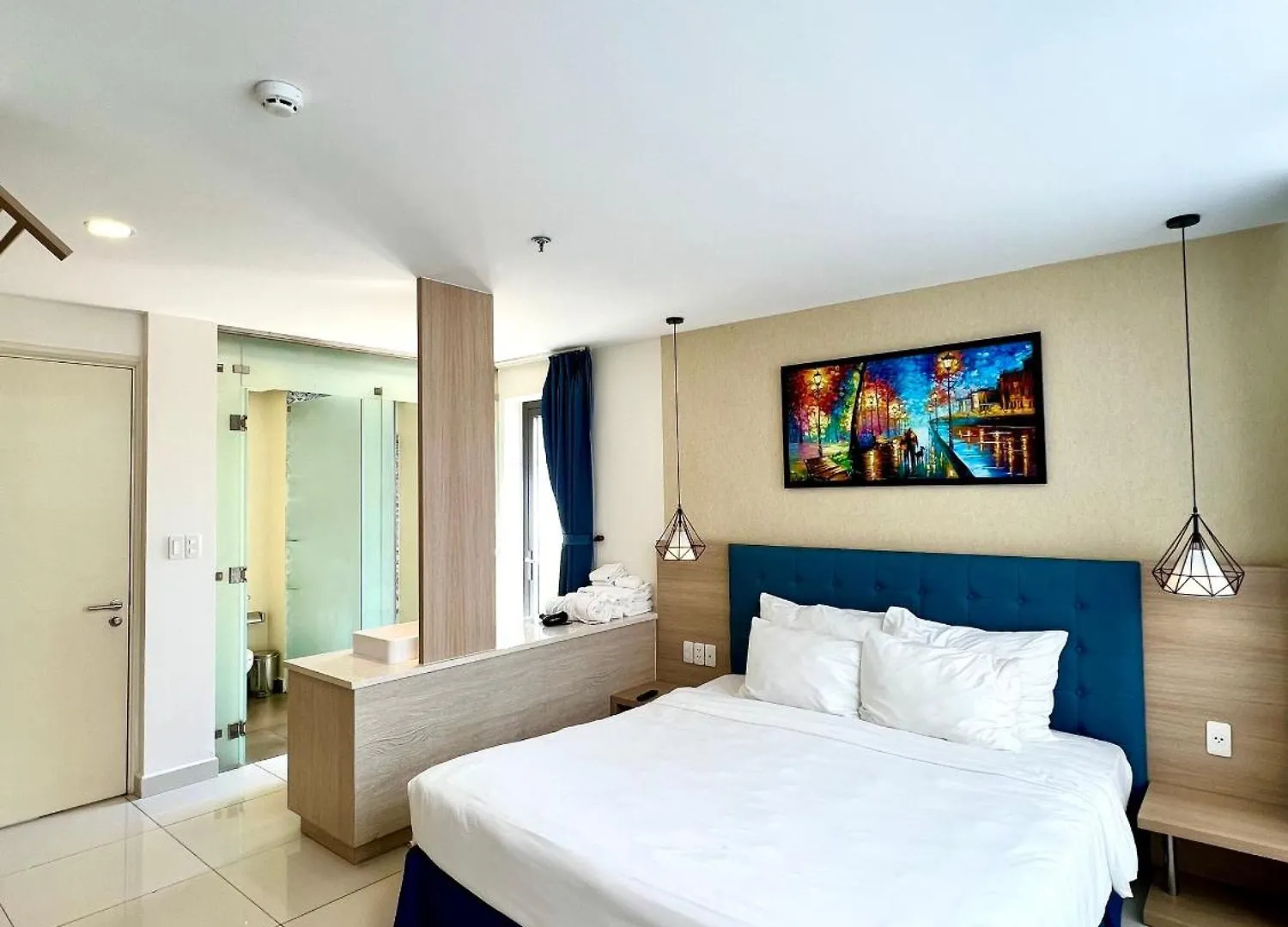 Luxury Villa 01 - Relax - Fun - Near Vung Tau Long Hai Bed & Breakfast