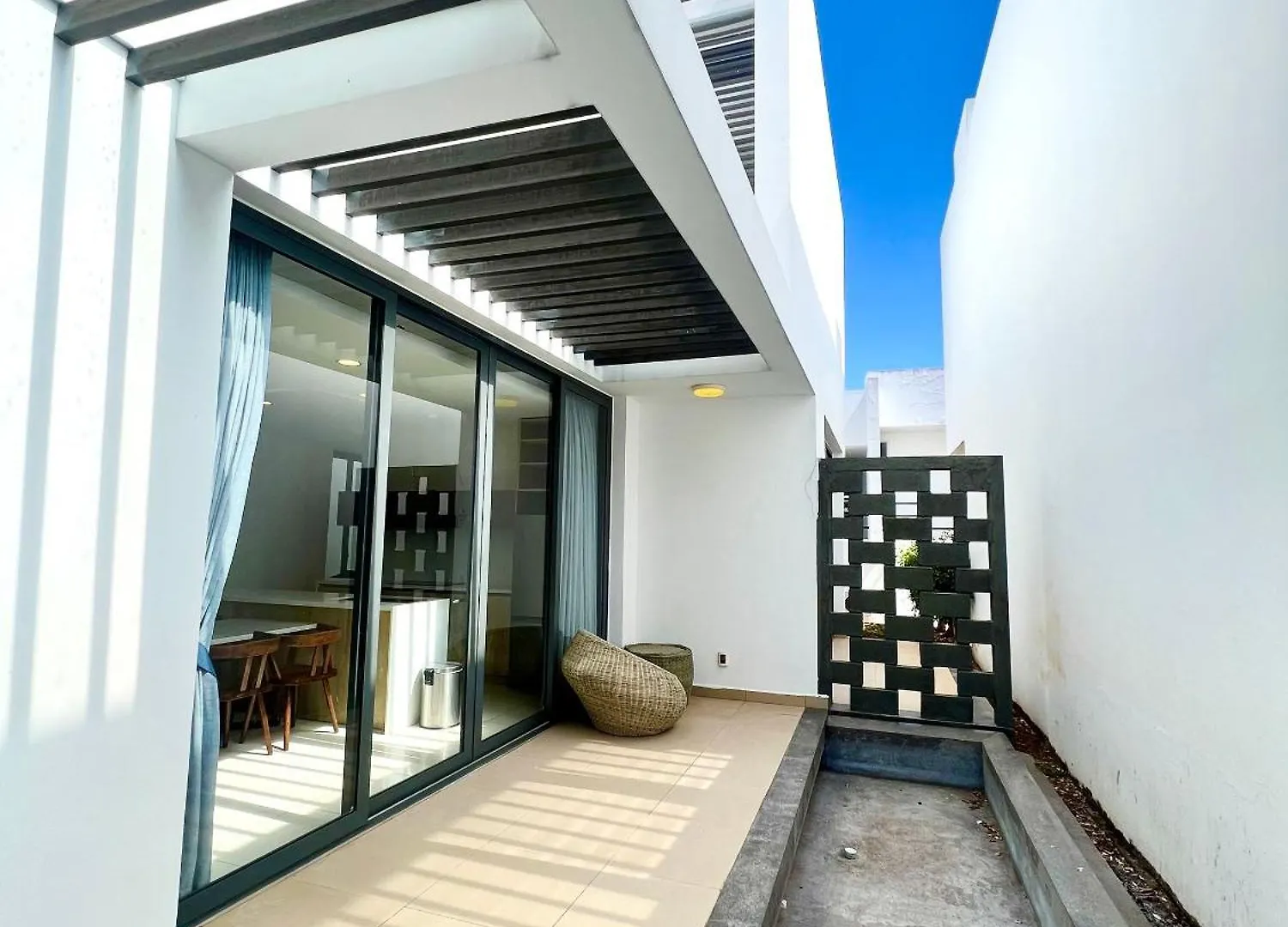 Luxury Villa 01 - Relax - Fun - Near Vung Tau Long Hai Bed & Breakfast